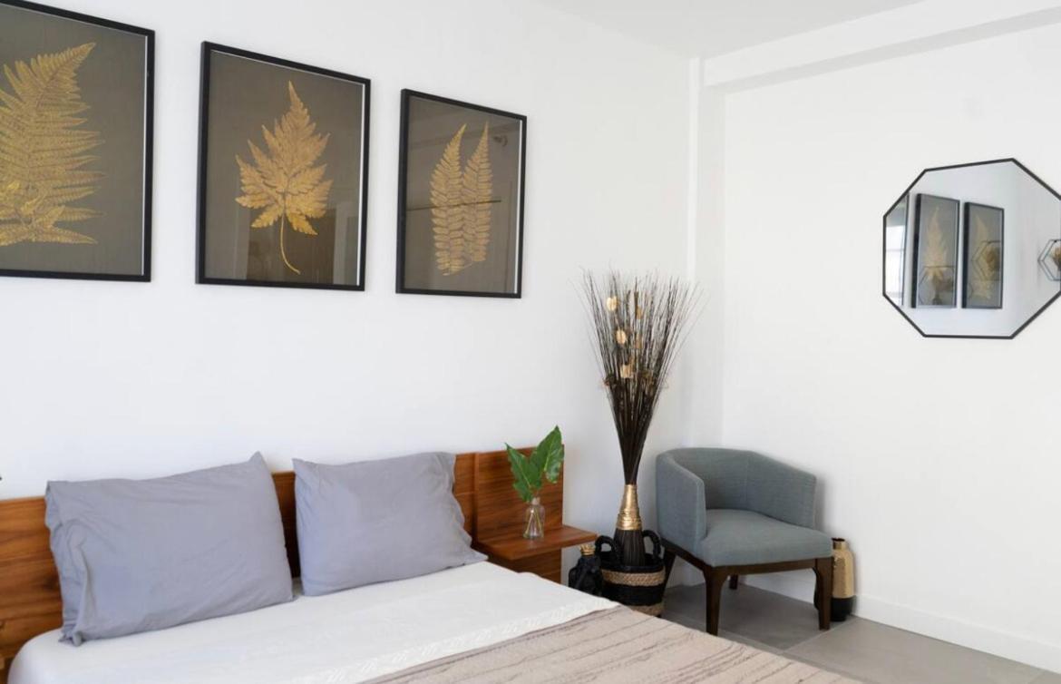 Newely Remodeled Apartment Only 1 Min To The Beach! Miami Beach Exterior photo