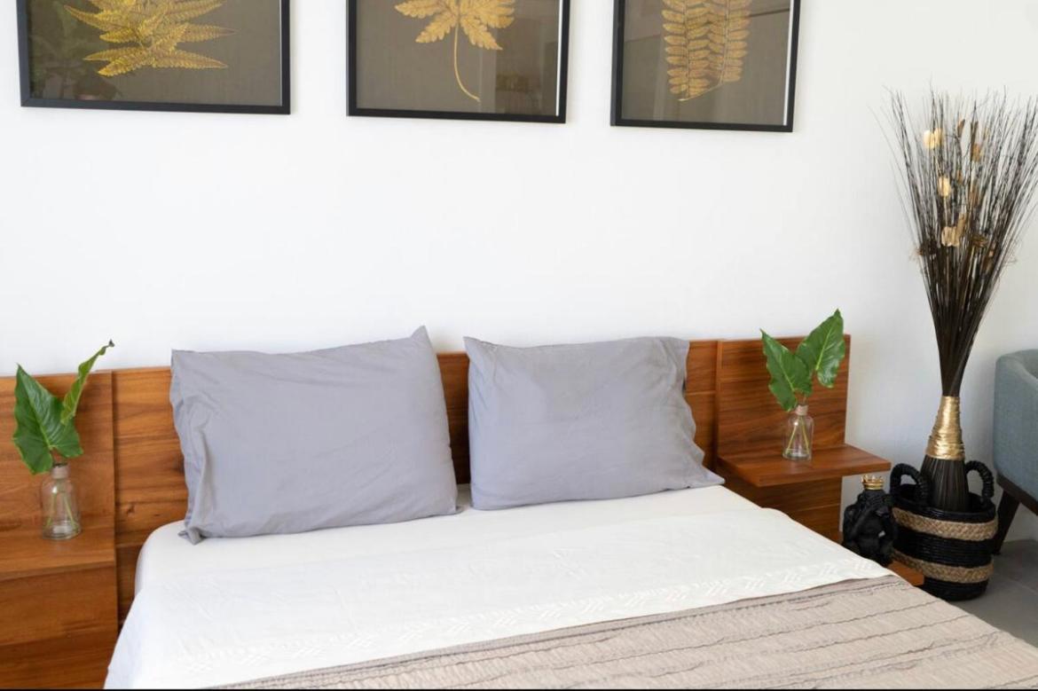 Newely Remodeled Apartment Only 1 Min To The Beach! Miami Beach Exterior photo